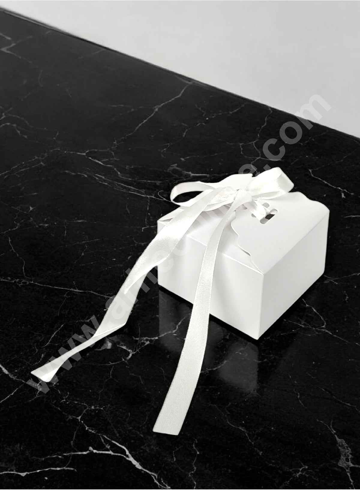 Goodie Bag For Hampers | Chocolate Box Hamper Box 10 Pcs Pack - White SBGB-08-W (MOQ 10 PACK)