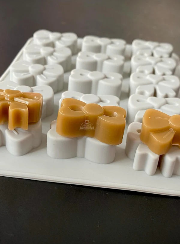 15-Cavity Assorted Bow Silicone Chocolate Mold - D0867 (MOQ 12 PCS) (ID)