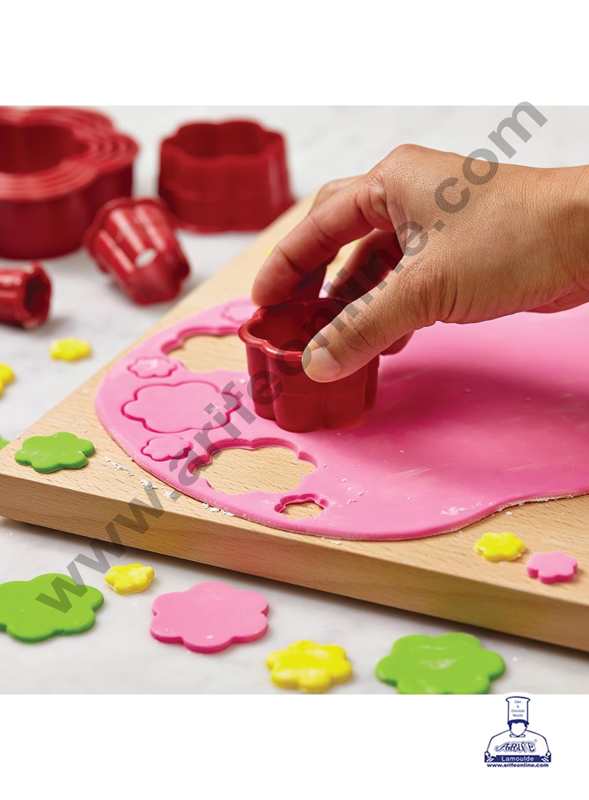 Plastic 5 pcs Round Shaped Plastic Cookie Biscuit Pastry Fondant and Cake Cutter SBDT-009  (MOQ 12 PCS) (RE)