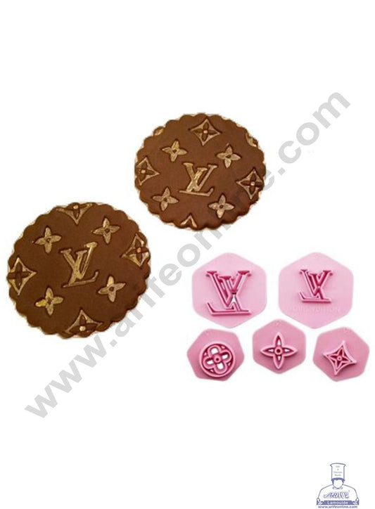 Cake Decor Plastic LV Logo Shape Embosser Fondant Quilt Biscuit Mold Cookie Cutter For Cupcake Decoration And Cake Decorating Tools(5 Pcs Set)